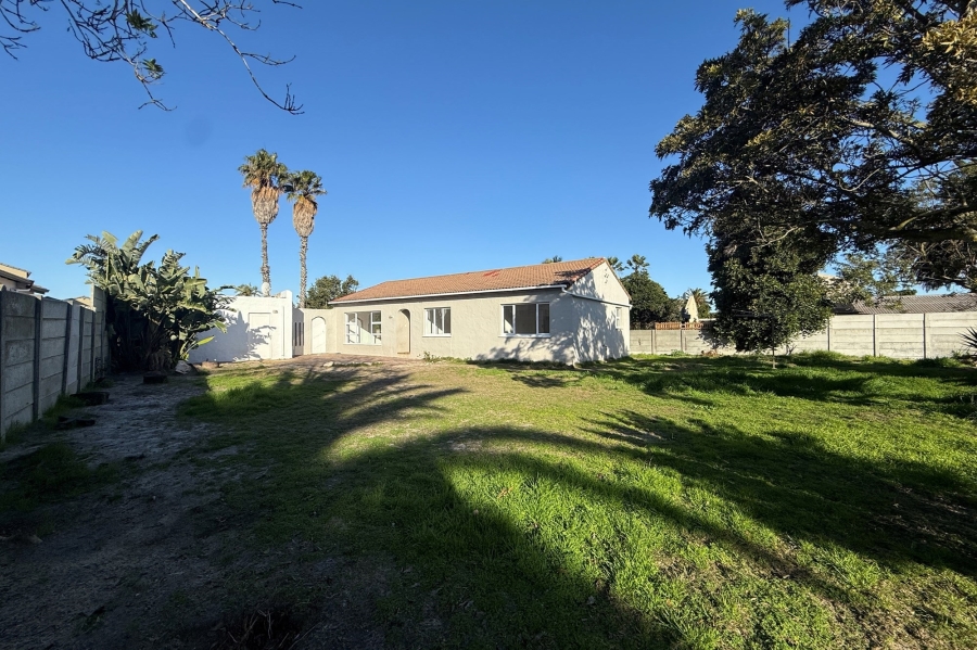 To Let 3 Bedroom Property for Rent in Flamingo Vlei Western Cape